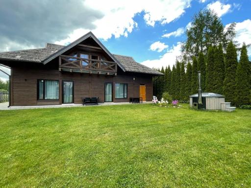 Guest house at Niedru SPA with pool and hottub - Housity