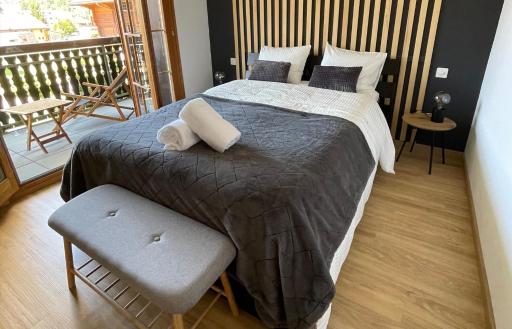 Appartement 53m2 rénové dans un chalet au coeur de Charmey avec vue sur les montagnes - Housity