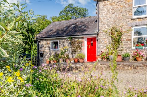 Y Cwtch - Housity