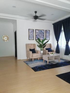 ADIK & ABANG HOMESTAY - Housity