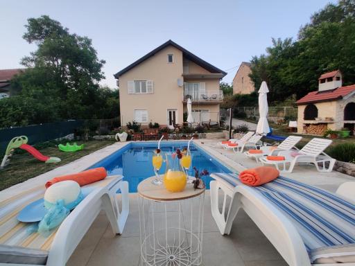 Sunshine Holiday Home - Housity