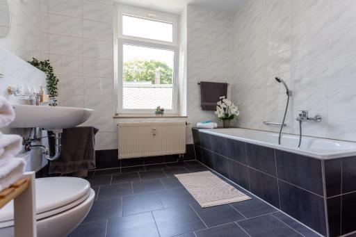 FullHouse - Chemnitz - Z25 Apartments - 3 Beds - SmartTV - Nespresso - Housity