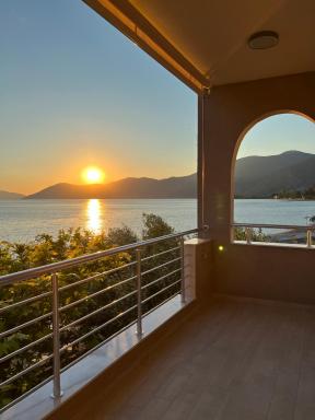 Mangata Seaside Hotel - Housity