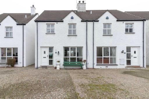 Strand Cottages Ballycastle Seafront - Housity