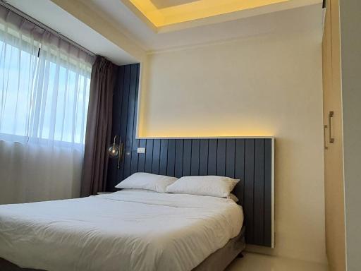 A condo with lake view near Highlands Steakhouse - Housity