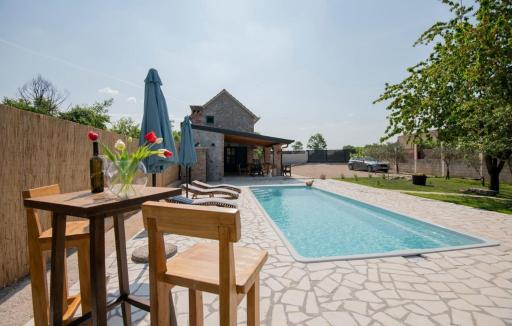 Eli Rustic holiday house with privat Pool - Housity