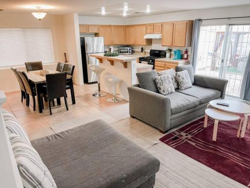 3 bedroom 15min to Strip/Fremont St Exp fast Wifi - Housity