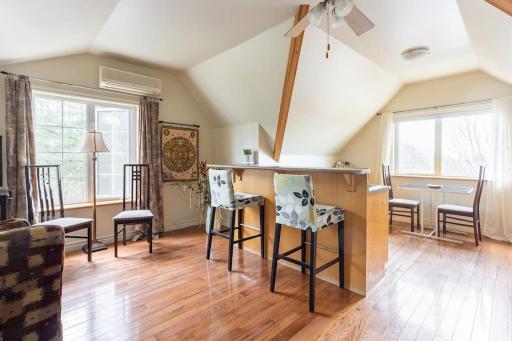 The Loft Upstairs! Private Cozy Quiet in Nature 1 or 2 Bedroom - Housity