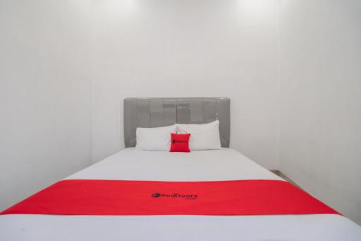 RedDoorz near Tugu Coklat Pesawaran Lampung - Housity