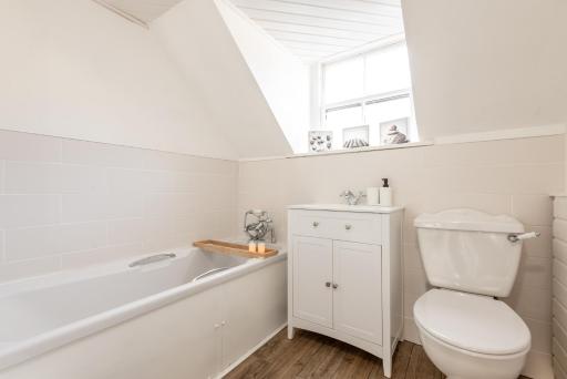 Charming Cardoon Cottage in beautiful village - Housity