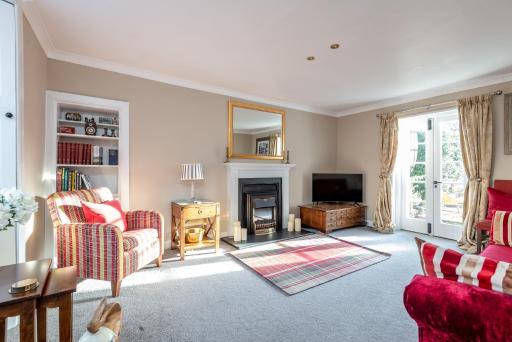 Charming Cardoon Cottage in beautiful village - Housity
