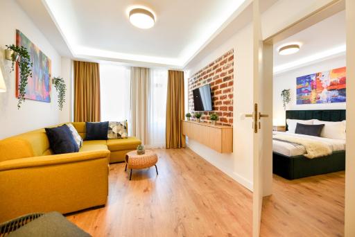 DAYDREAMER - Super Central Homey Apt - Housity