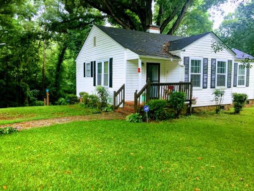 Rural retreat near all things great in Greenville, SC - Housity
