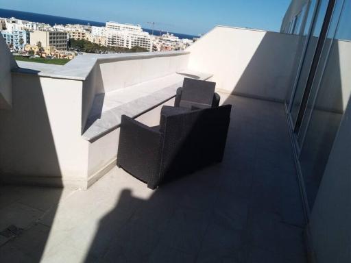 Pearl Point Pent House - Housity