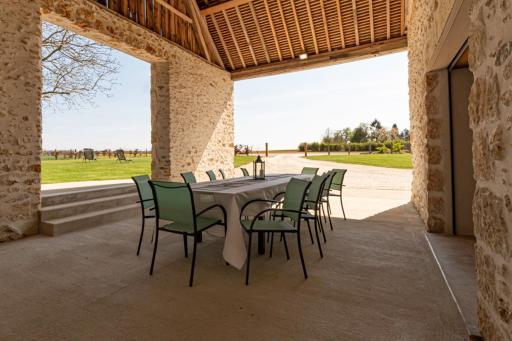 GITE ENTRE TERRES ET VIGNES à la ferme avec SPA privatif en CHAMPAGNE à une heure de Paris - Housity