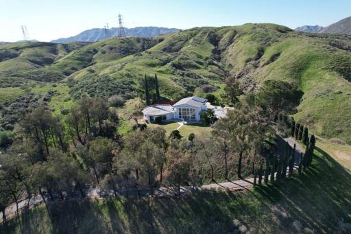 Private Hilltop Villa w/Pool, Office & Fiber WiFi - Housity