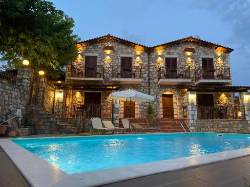 Petrines Villes Avramilias - Housity