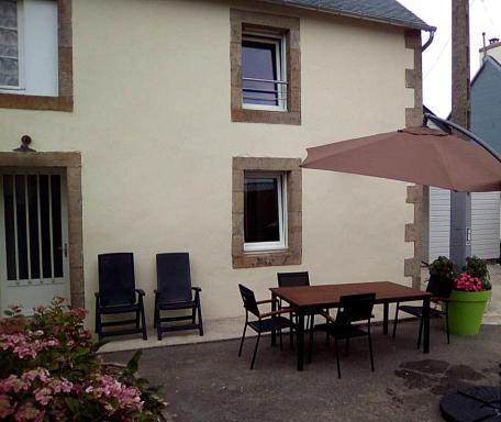 Maison charmante pres de Cast avec jardin et activites - Housity