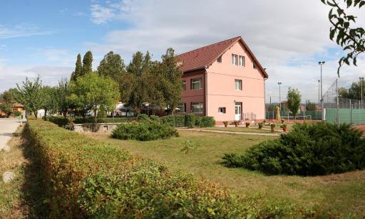 Hotel Pamira - Housity