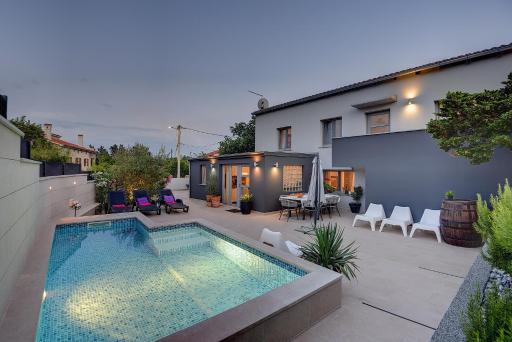 Holiday Home Zoya - Housity