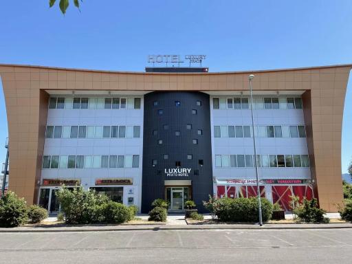 HotelLuxuryPrato - Housity