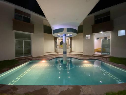 Villa delfines, suite, alberca y 4 habitaciones - Housity
