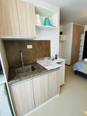 Estudio elegante y cálido - Housity