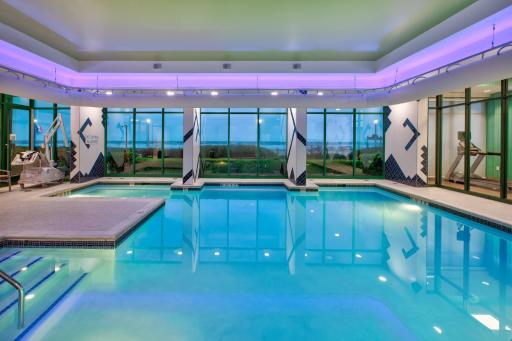 Holiday Inn Express Hotel & Suites Virginia Beach Oceanfront, an IHG Hotel - Housity