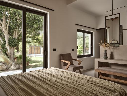 Yliessa - Luxury pool villa surrounded by nature - Housity