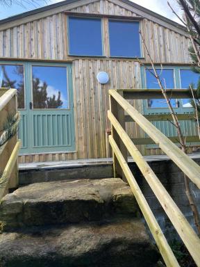 Rural Wood Cabin - less than 3 miles from St Ives - Housity