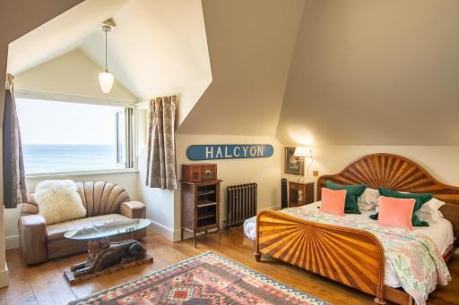 Tolcarne Beach Colonial Restaurant and Rooms - Housity