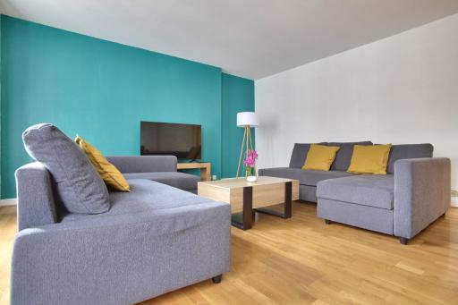2 Bedrooms Tour Eiffel Breteuil - Housity