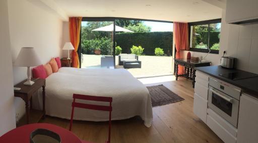 studio 36m2, dans un beau domaine privée au calme. - Housity