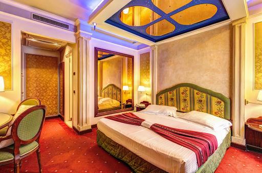 Dreamhotel - Housity
