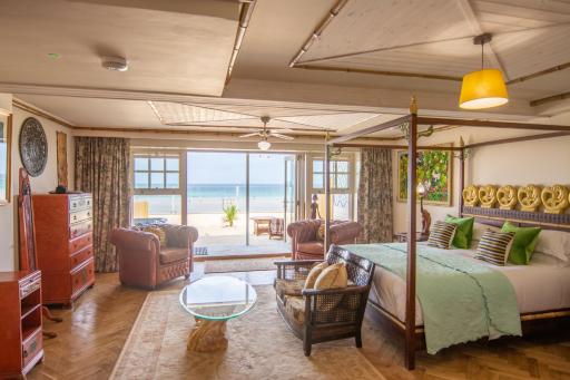 Tolcarne Beach Colonial Restaurant and Rooms - Housity