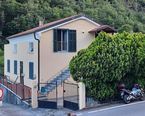 Ai pè da Colla - Housity