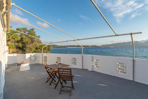 Kanava seafront apartment I - Housity
