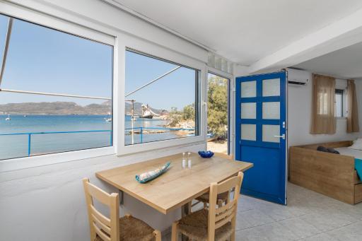 Kanava seafront apartment I - Housity
