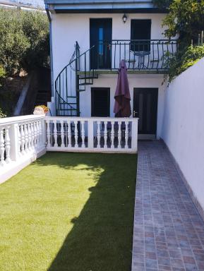 Small House Apartment - Hizvo