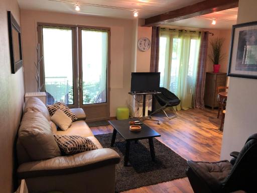 T3 LUC-LA-PRIMAUBE chez Monique 2 nuits minimum - Housity