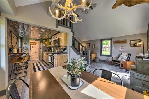 The Reubling House - Modern-Rustic Cabin! - Housity