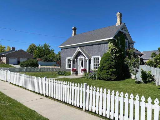 Charming Historic Payson Home Built 1875 - Housity