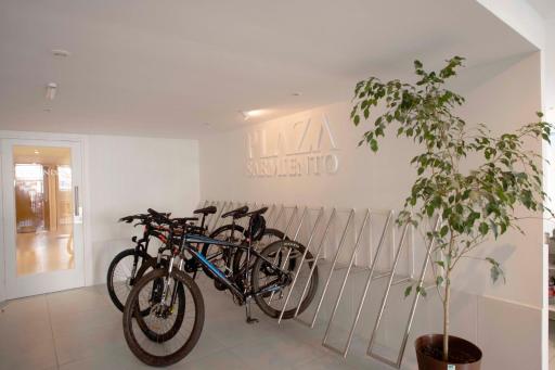 Plaza Sarmiento, Moderno Loft con patio - Housity