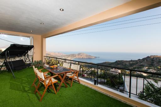 Irini's Sea View House - Housity