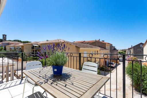 Outstanding AC 2 bedroom with terrace close to beaches - Dodo et Tartine - Housity