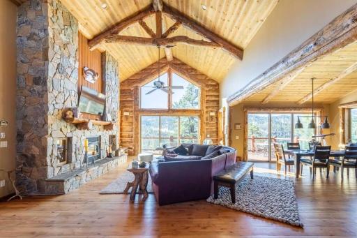 Nena's Nook Moonridge Log Mansion - Housity