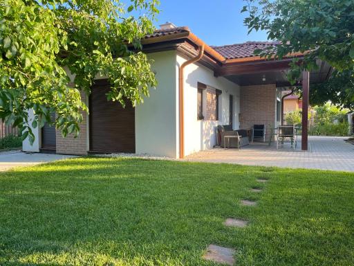 Orsolya Apartmanház - Housity