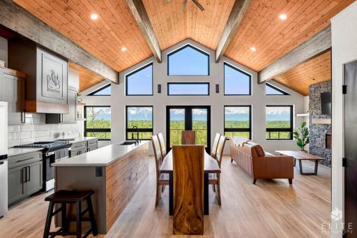 Luxury Living at The Eagles Perch Palmer AK - Housity
