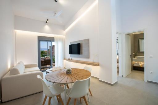 Elianthi Luxury Apartments - Housity