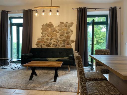 Mitten in der Natur : Ferienwohnung mit 3 Schlafzimmern, neu eingerichtet - Housity